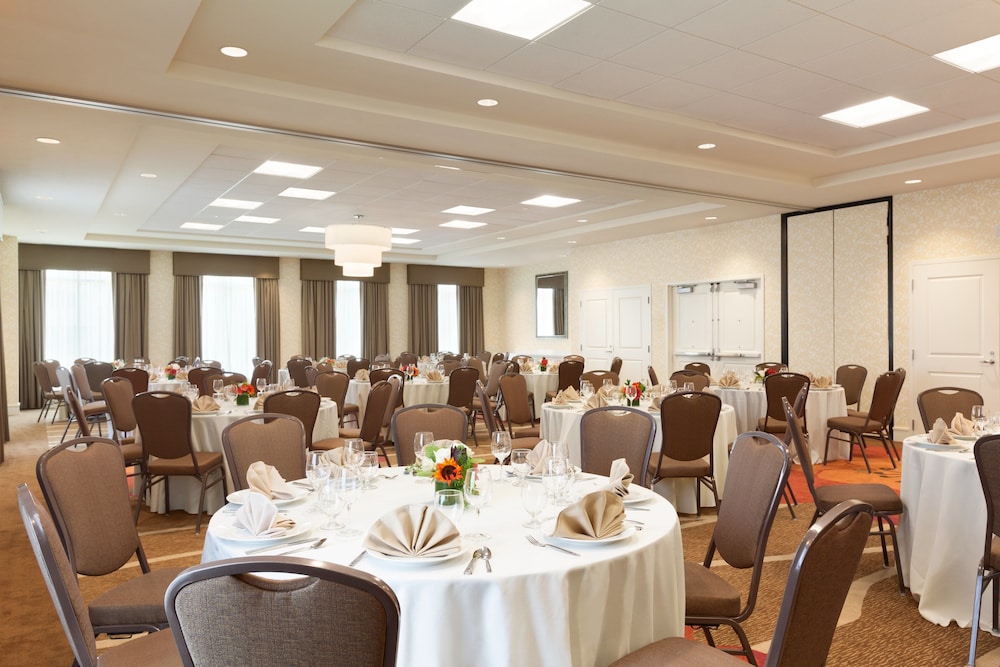 Hilton Garden Inn Boston Logan Airport — Hotel building in Boston, Massachusetts