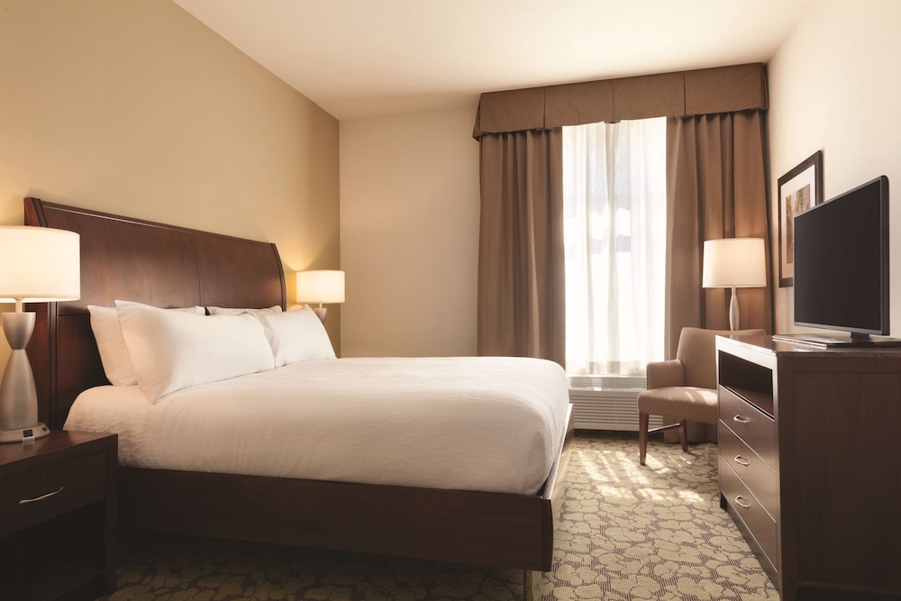Hilton Garden Inn Boston Logan Airport — Hotel rooms in Boston, Massachusetts