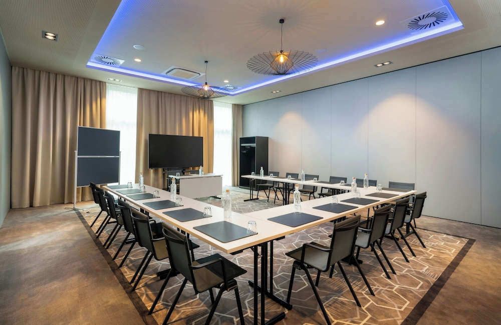 Leonardo Hotel Köln — Hotel building in Cologne, North Rhine-Westphalia
