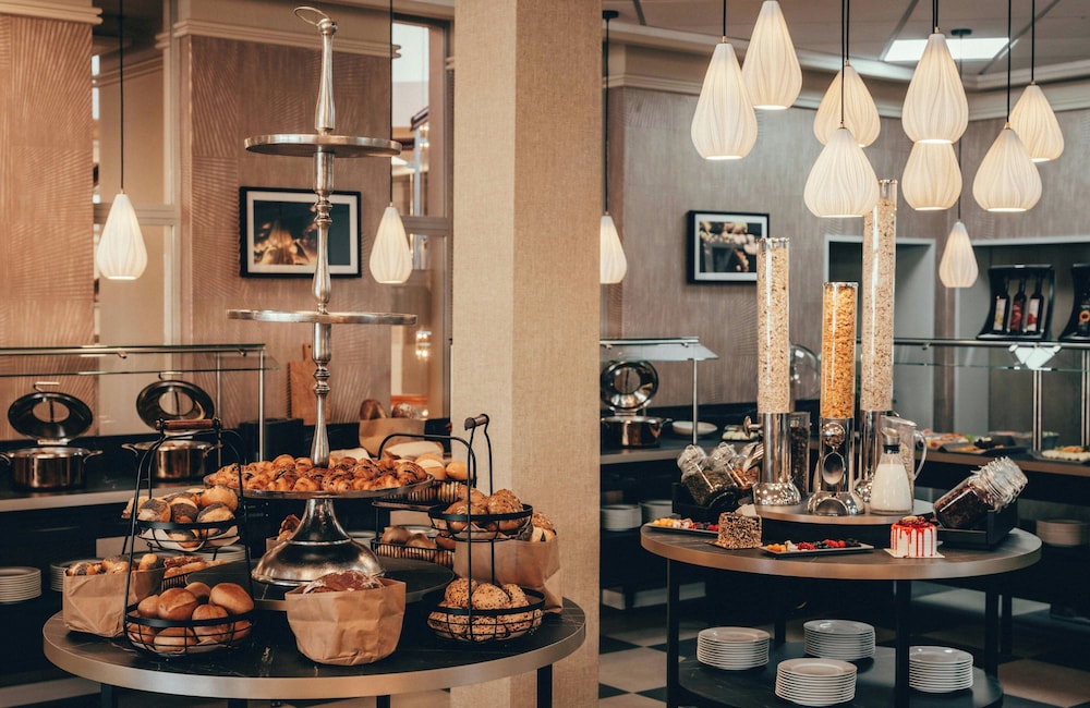 Leonardo Hotel Köln — Restaurant & bars in Cologne, North Rhine-Westphalia