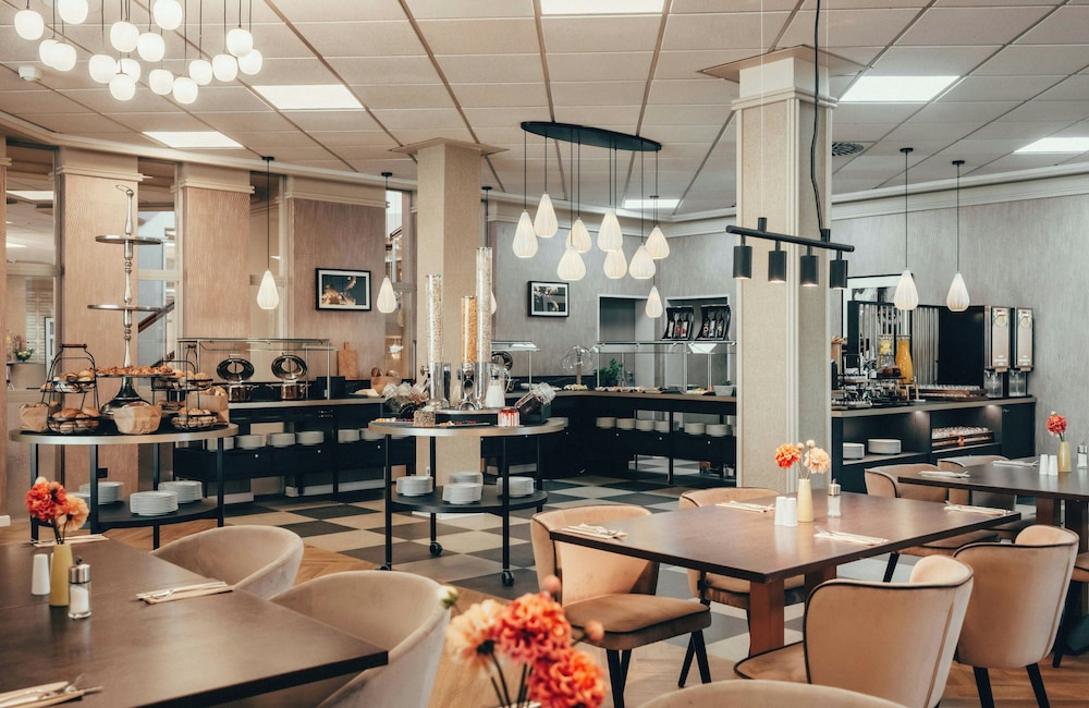 Leonardo Hotel Köln — Restaurant & bars in Cologne, North Rhine-Westphalia
