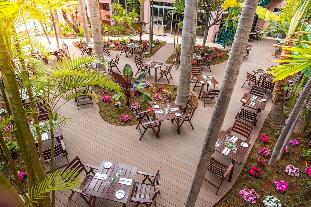 Pestana Royal All Inclusive Ocean & Spa Resort — Restaurant & bars in Funchal, Madeira
