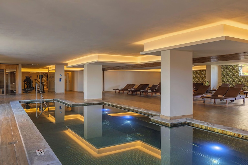 Pestana Royal All Inclusive Ocean & Spa Resort — Swimming pool in Funchal, Madeira