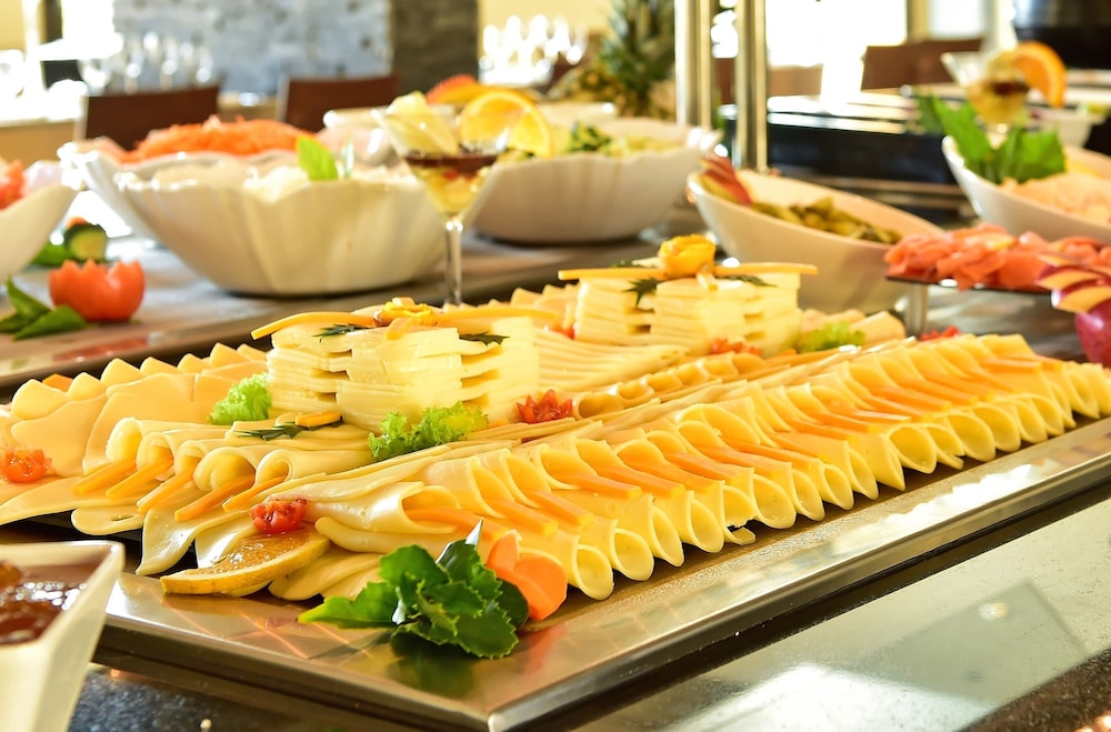 Pestana Royal All Inclusive Ocean & Spa Resort — Restaurant & bars in Funchal, Madeira