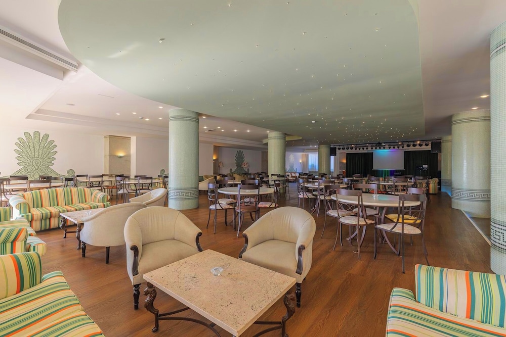 Pestana Royal All Inclusive Ocean & Spa Resort — Restaurant & bars in Funchal, Madeira