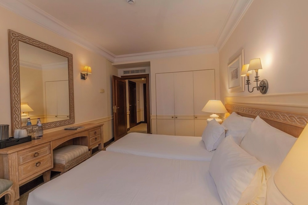 Pestana Royal All Inclusive Ocean & Spa Resort — Hotel rooms in Funchal, Madeira