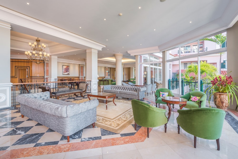 Pestana Royal All Inclusive Ocean & Spa Resort — Restaurant & bars in Funchal, Madeira