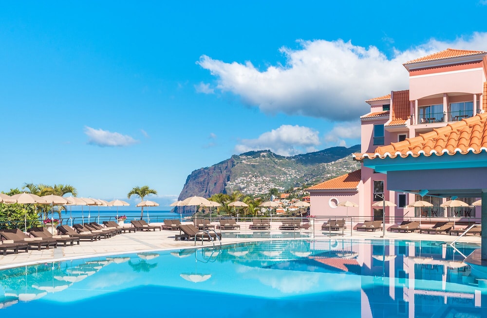 Pestana Royal All Inclusive Ocean & Spa Resort — Swimming pool in Funchal, Madeira
