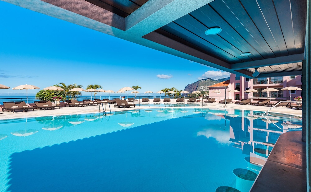 Pestana Royal All Inclusive Ocean & Spa Resort — Swimming pool in Funchal, Madeira