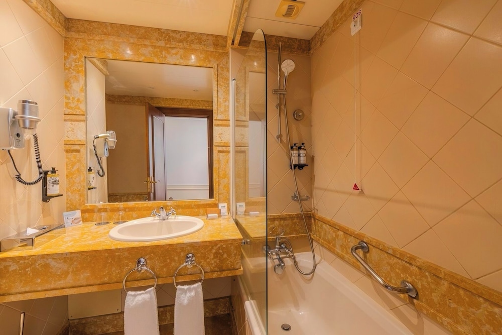 Pestana Royal All Inclusive Ocean & Spa Resort — Hotel rooms in Funchal, Madeira