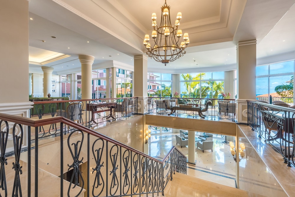 Pestana Royal All Inclusive Ocean & Spa Resort — Hotel building in Funchal, Madeira