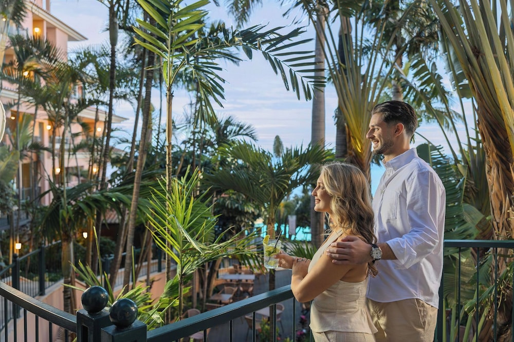 Pestana Royal All Inclusive Ocean & Spa Resort — Restaurant & bars in Funchal, Madeira