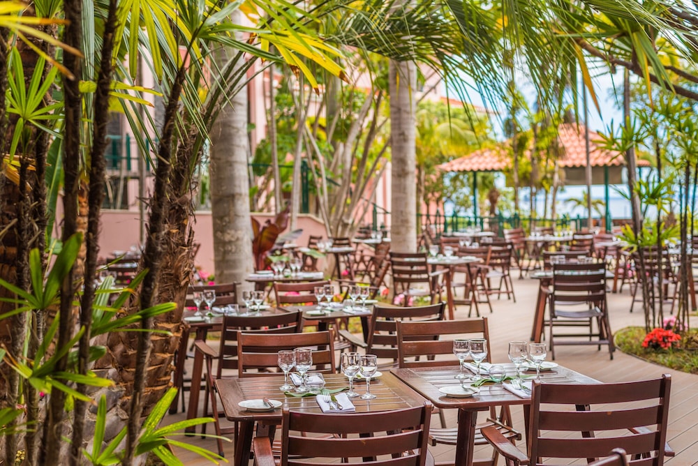 Pestana Royal All Inclusive Ocean & Spa Resort — Restaurant & bars in Funchal, Madeira