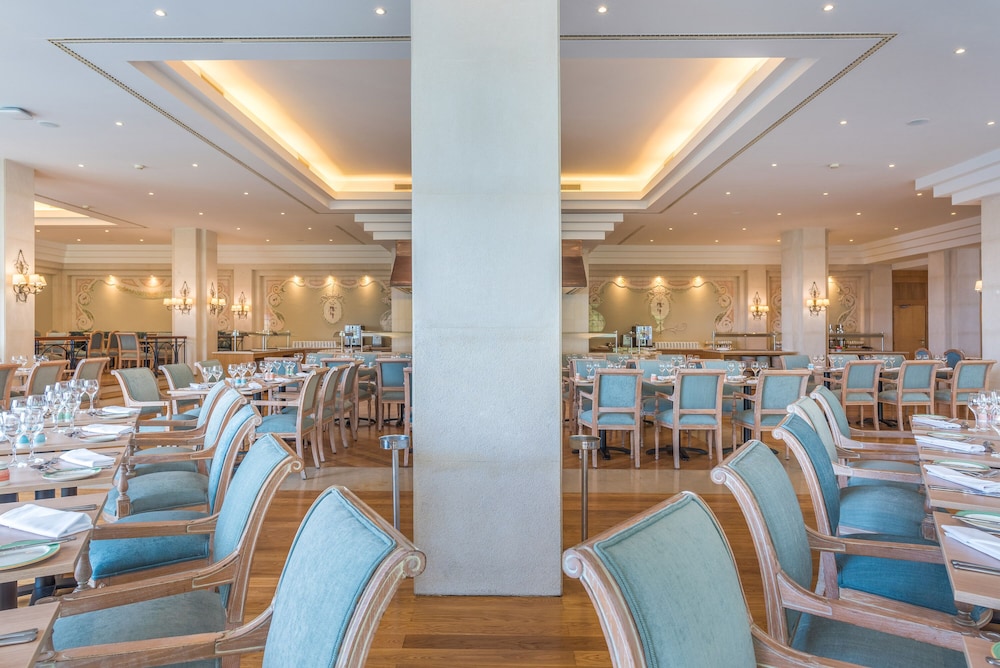 Pestana Royal All Inclusive Ocean & Spa Resort — Restaurant & bars in Funchal, Madeira