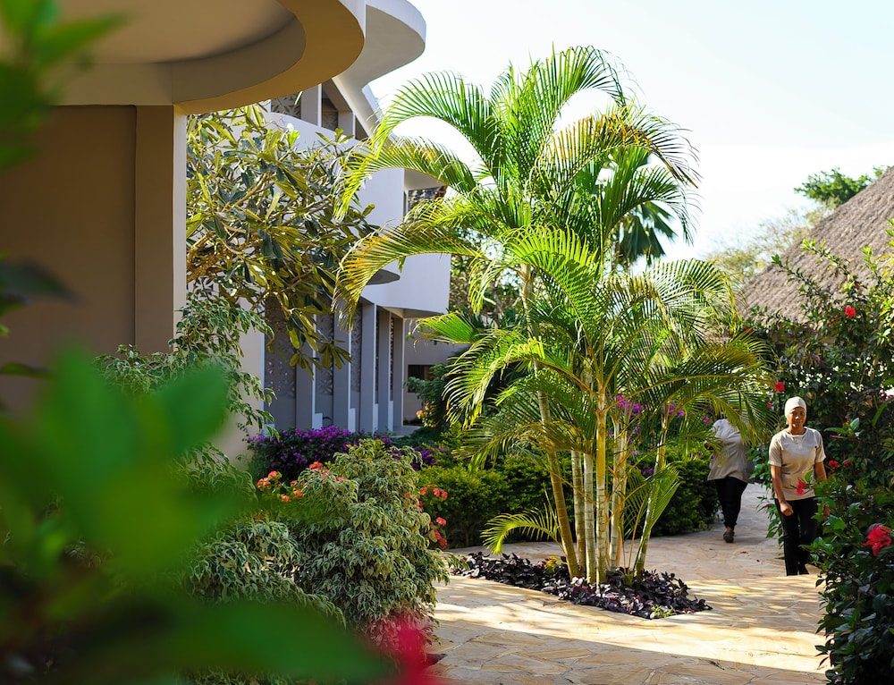 Diamonds Mapenzi Beach — Hotel building in Kiwengwa, Zanzibar North