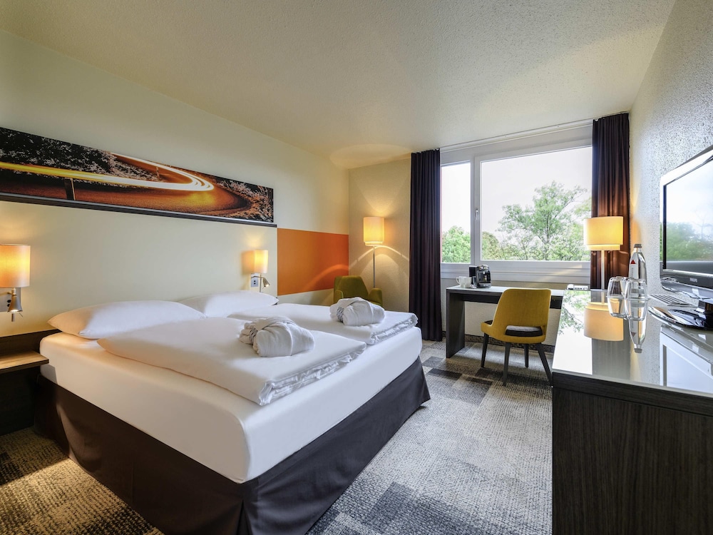 Mercure Hotel Köln West — Hotel rooms in Cologne, North Rhine-Westphalia