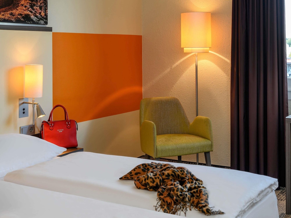 Mercure Hotel Köln West — Hotel rooms in Cologne, North Rhine-Westphalia