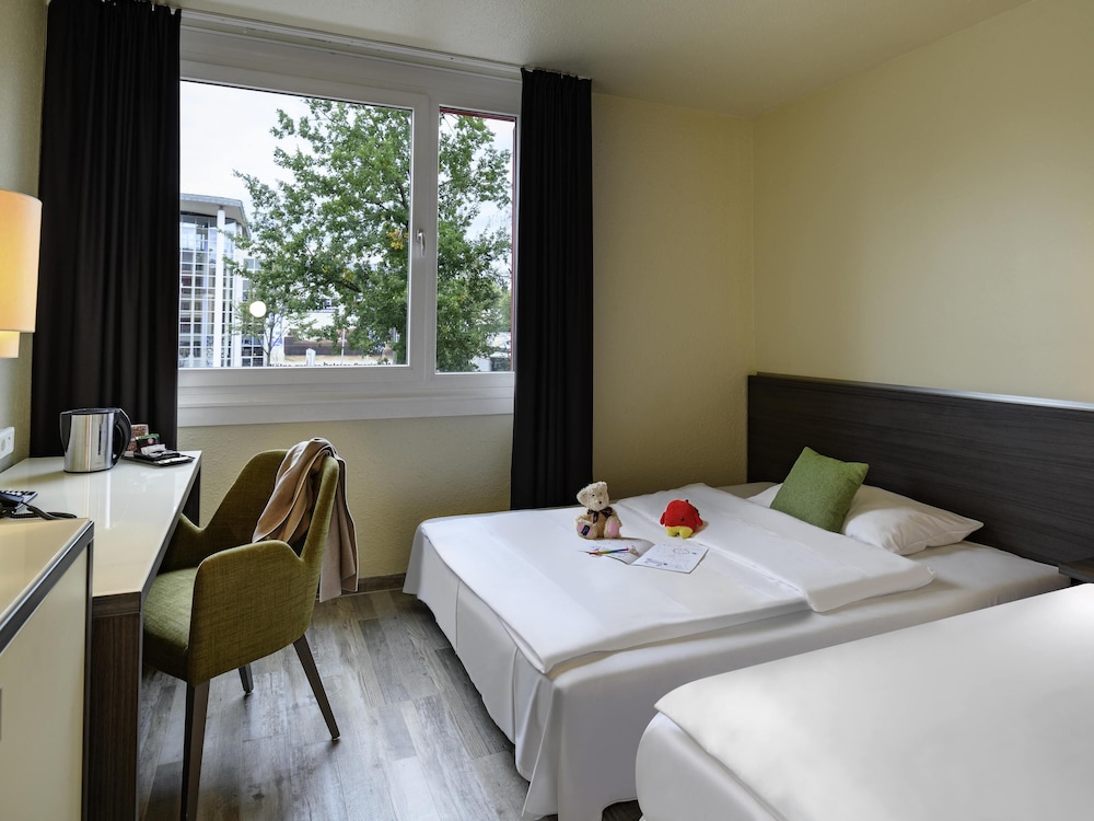 Mercure Hotel Köln West — Hotel rooms in Cologne, North Rhine-Westphalia