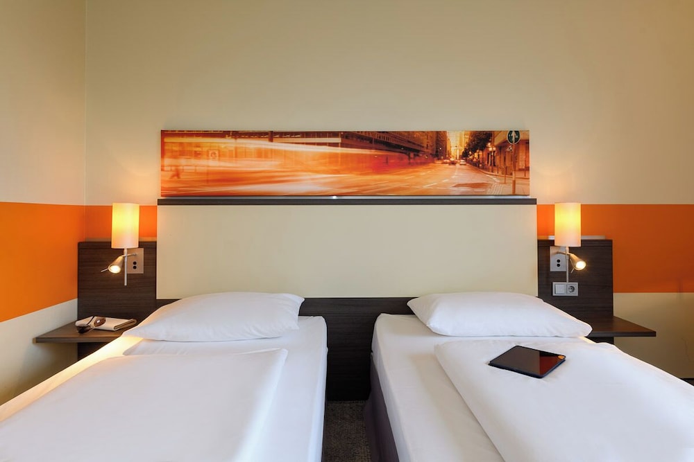 Mercure Hotel Köln West — Hotel rooms in Cologne, North Rhine-Westphalia