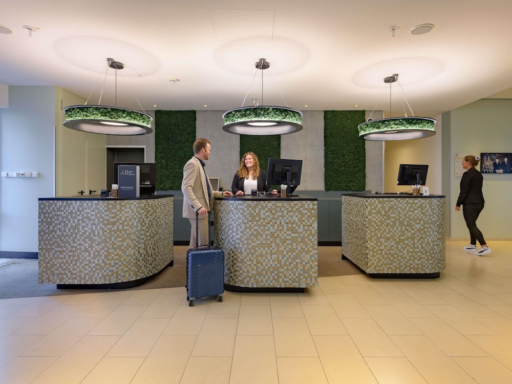 Mercure Hotel Köln West — Hotel building in Cologne, North Rhine-Westphalia