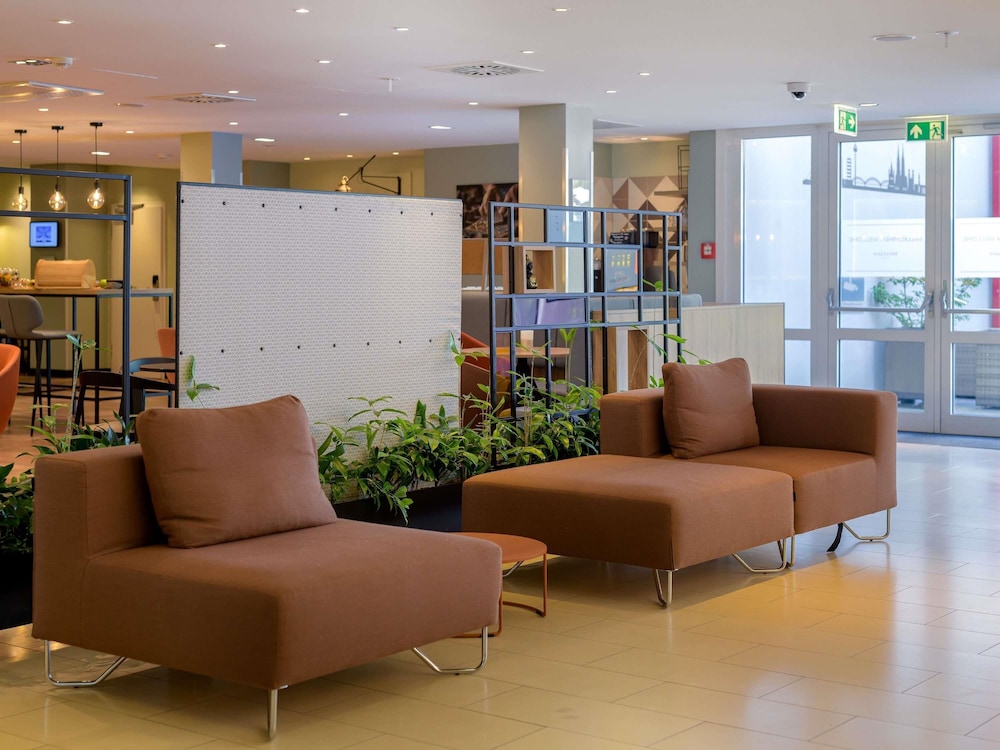 Mercure Hotel Köln West — Hotel building in Cologne, North Rhine-Westphalia