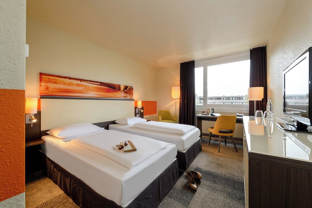 Mercure Hotel Köln West — Hotel rooms in Cologne, North Rhine-Westphalia
