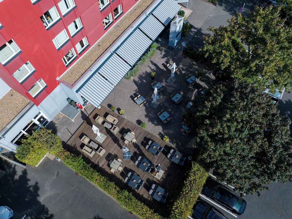 Mercure Hotel Köln West — Hotel building in Cologne, North Rhine-Westphalia