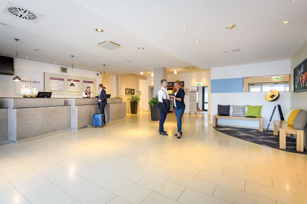 Mercure Hotel Köln West — Hotel building in Cologne, North Rhine-Westphalia
