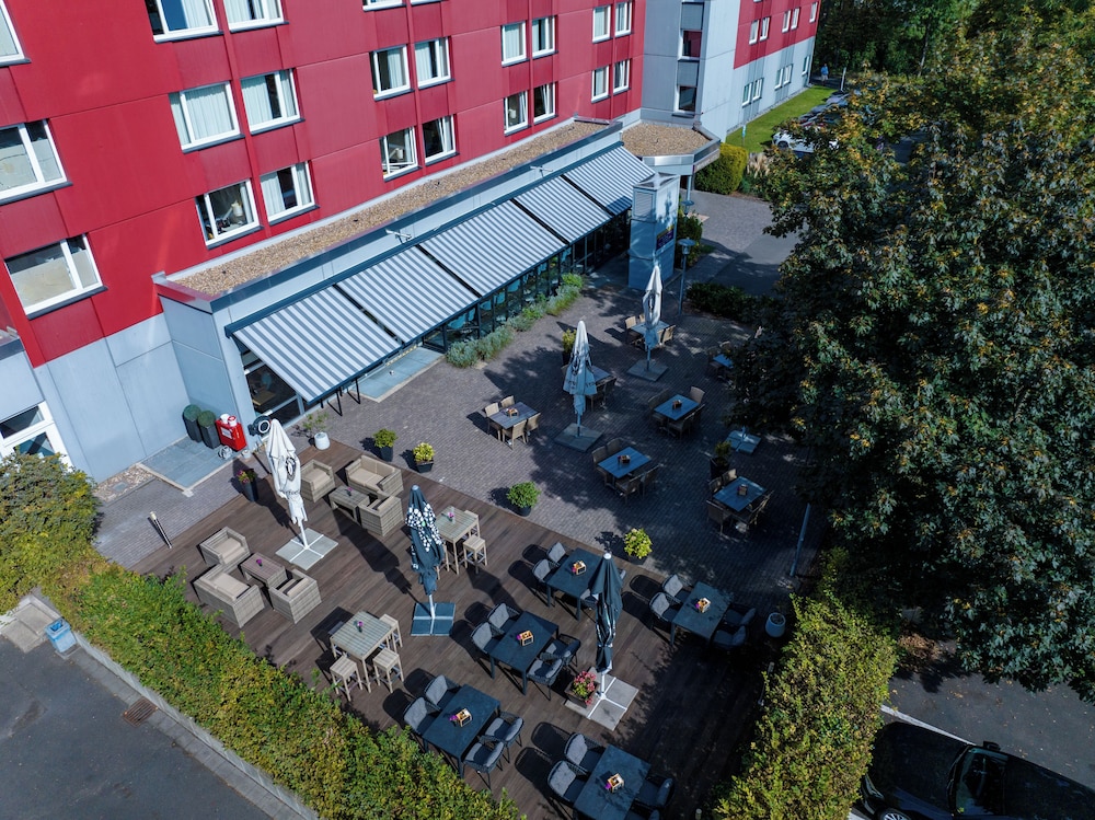 Mercure Hotel Köln West — Hotel building in Cologne, North Rhine-Westphalia