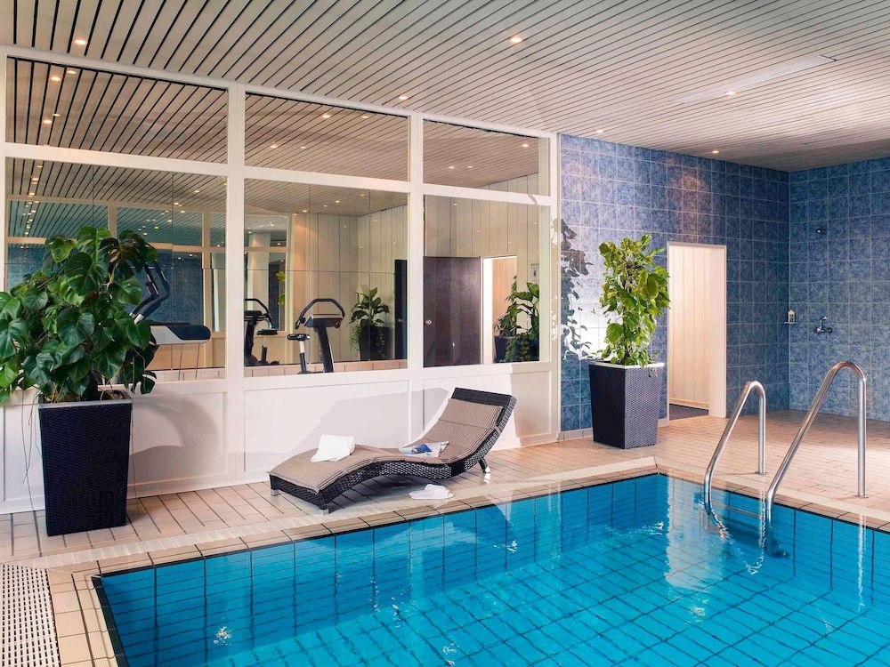 Mercure Hotel Köln West — Swimming pool in Cologne, North Rhine-Westphalia