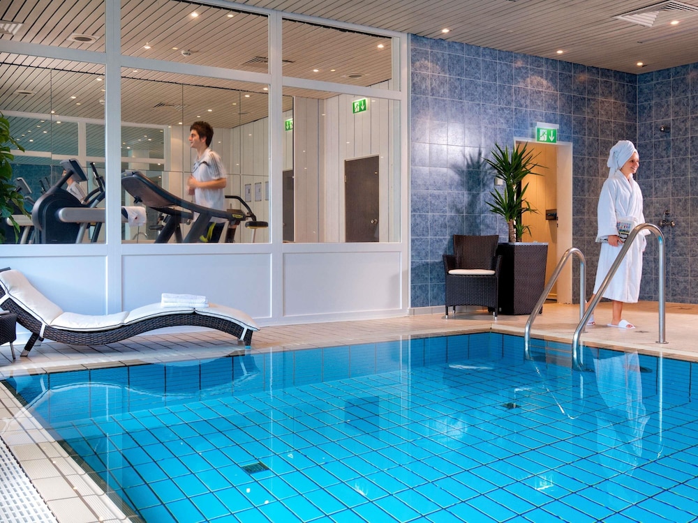 Mercure Hotel Köln West — Swimming pool in Cologne, North Rhine-Westphalia