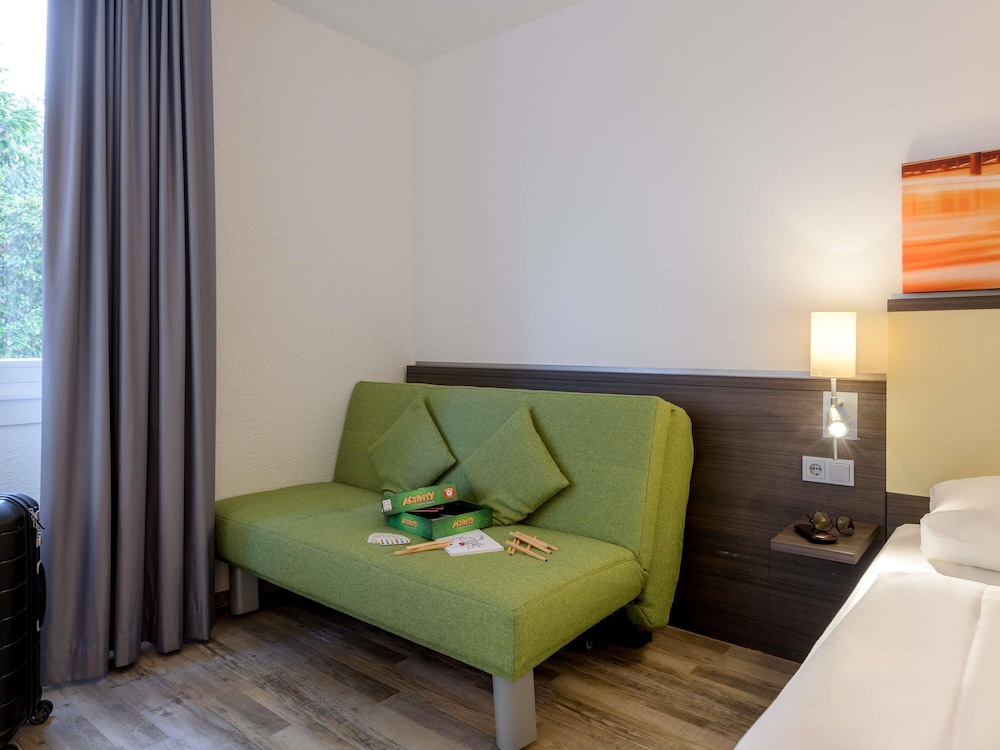 Mercure Hotel Köln West — Hotel rooms in Cologne, North Rhine-Westphalia