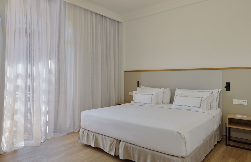 Melia Jardines del Teide - Adults Only — Hotel rooms in Costa Adeje, Canary Islands