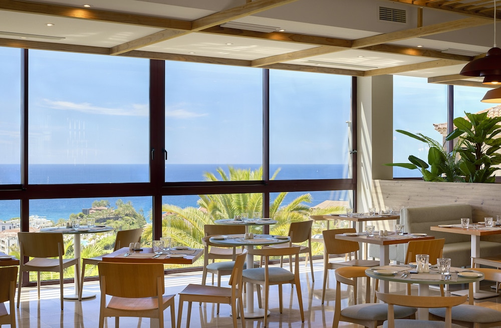 Melia Jardines del Teide - Adults Only — Restaurant & bars in Costa Adeje, Canary Islands