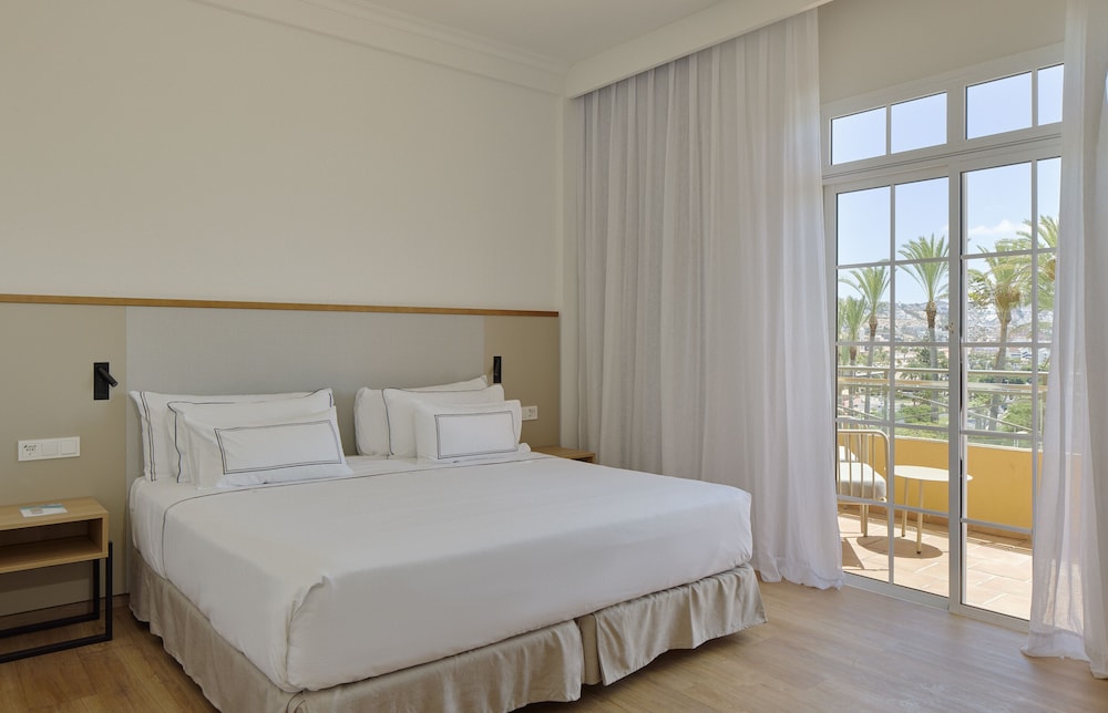 Melia Jardines del Teide - Adults Only — Hotel rooms in Costa Adeje, Canary Islands