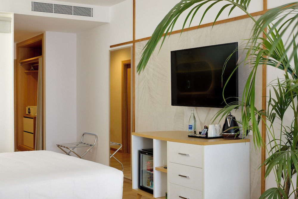 Melia Jardines del Teide - Adults Only — Hotel rooms in Costa Adeje, Canary Islands