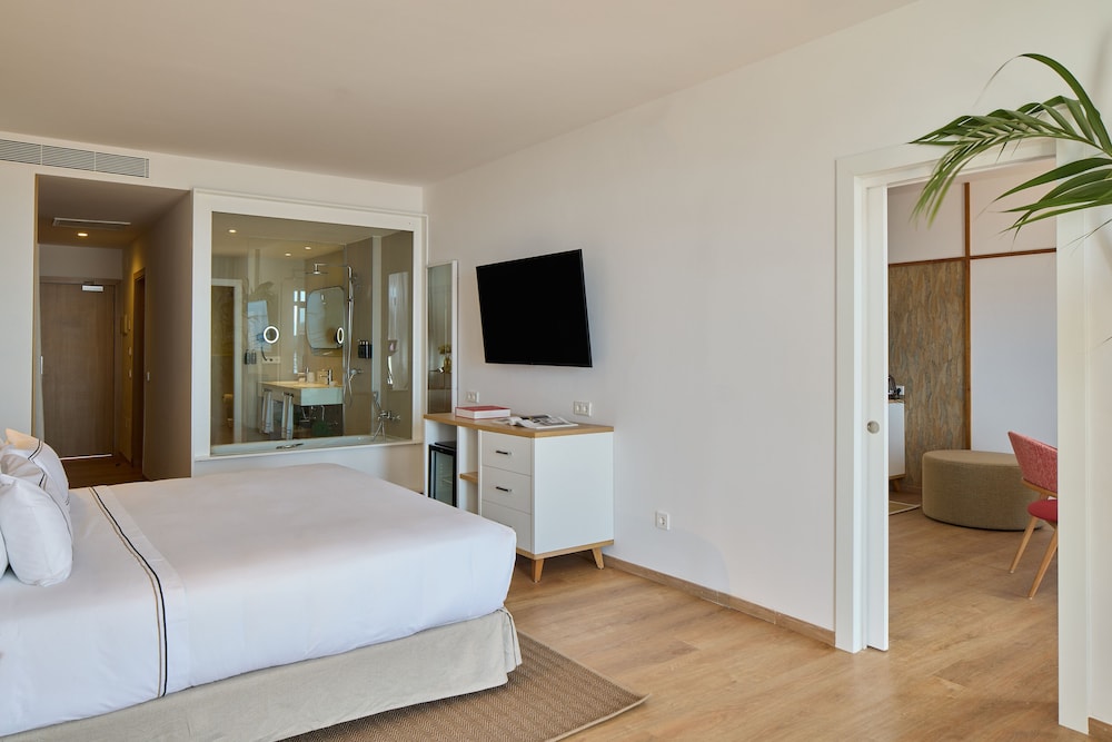 Melia Jardines del Teide - Adults Only — Hotel rooms in Costa Adeje, Canary Islands