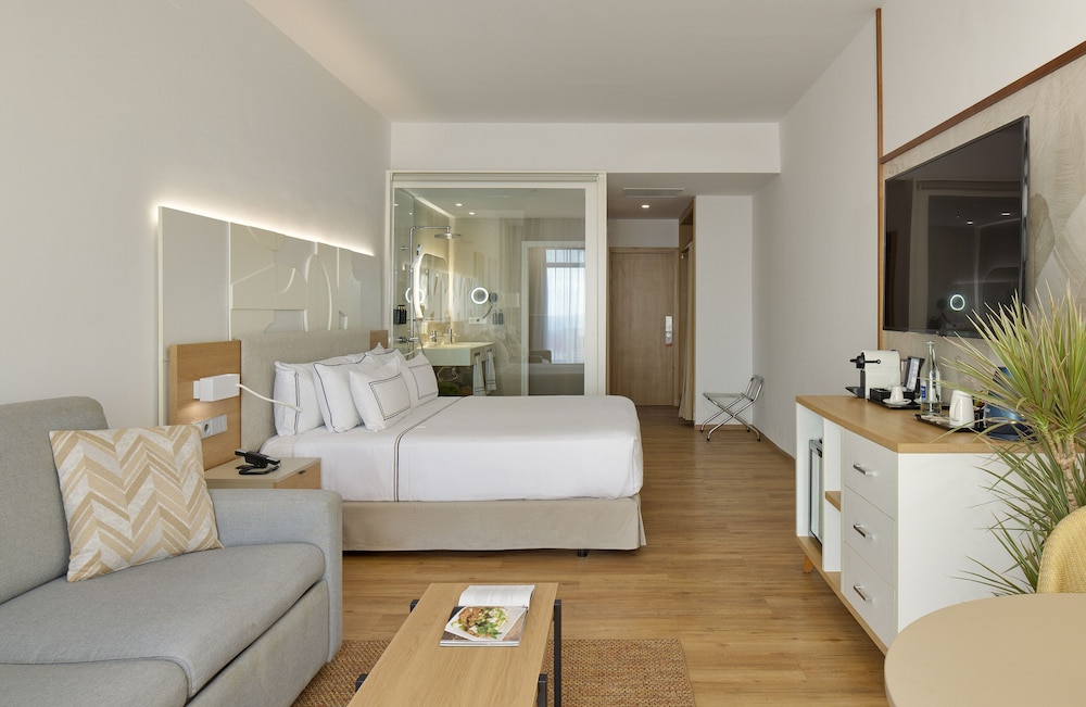 Melia Jardines del Teide - Adults Only — Hotel rooms in Costa Adeje, Canary Islands