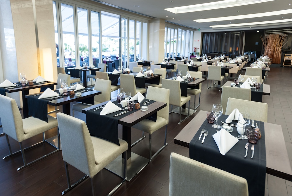Melia Madeira Mare — Restaurant & bars in Funchal, Madeira