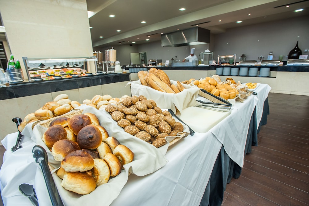 Melia Madeira Mare — Restaurant & bars in Funchal, Madeira
