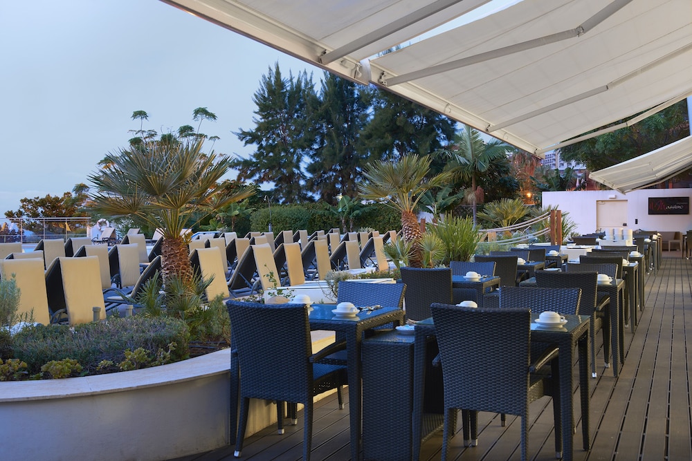 Melia Madeira Mare — Restaurant & bars in Funchal, Madeira