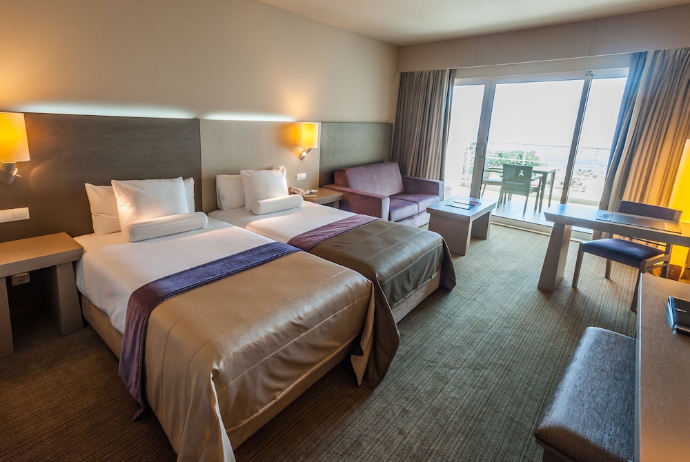 Melia Madeira Mare — Hotel rooms in Funchal, Madeira