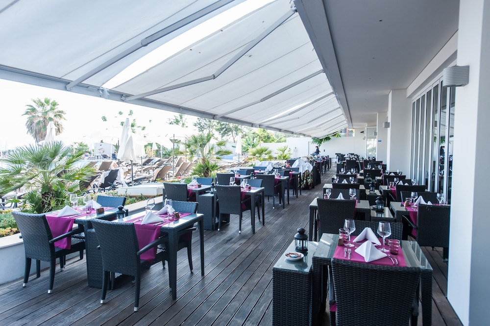 Melia Madeira Mare — Restaurant & bars in Funchal, Madeira