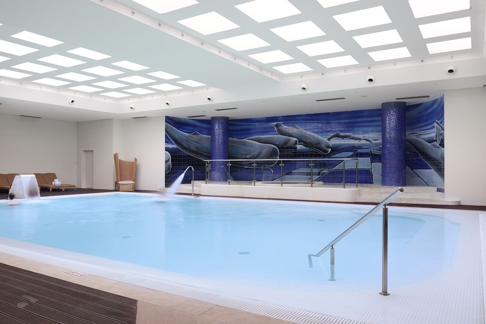 Melia Madeira Mare — Swimming pool in Funchal, Madeira