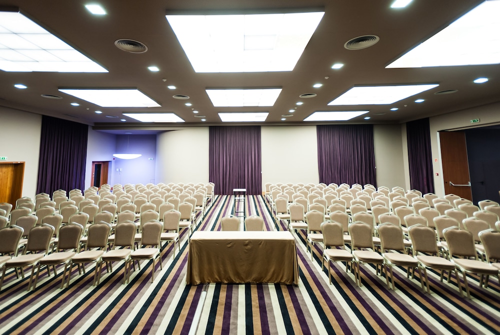 Melia Madeira Mare — Hotel building in Funchal, Madeira