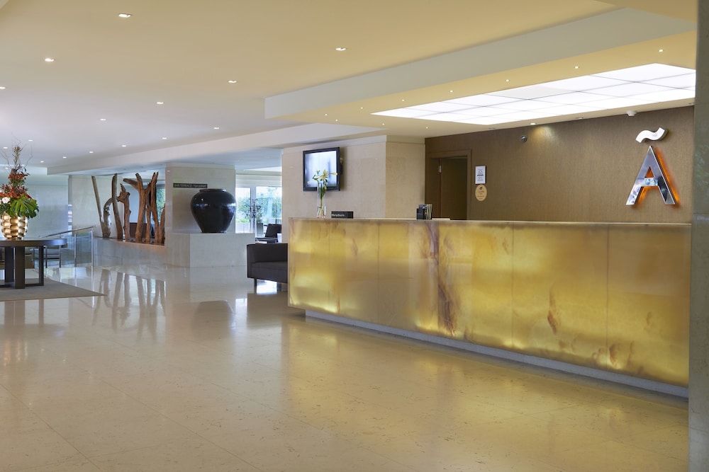 Melia Madeira Mare — Hotel building in Funchal, Madeira
