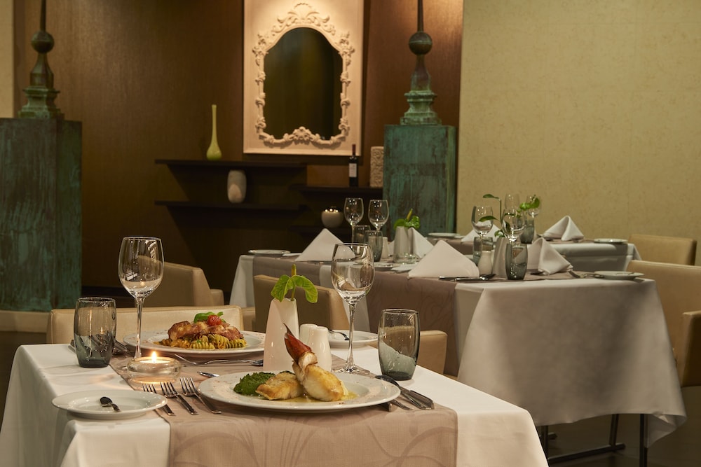 Melia Madeira Mare — Restaurant & bars in Funchal, Madeira