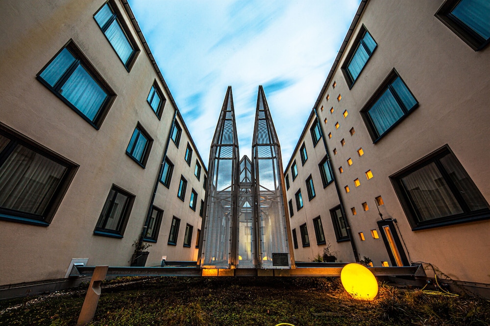 Hotel Mondial am Dom Cologne - MGallery — Hotel building in Cologne, North Rhine-Westphalia