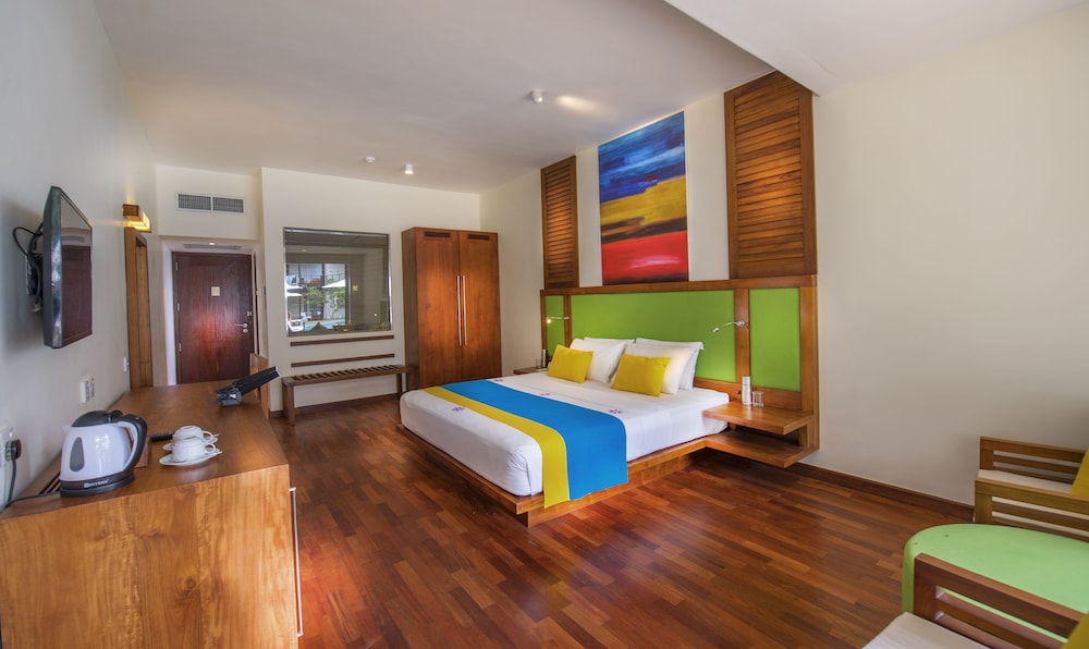 Mermaid Hotel & Club — Hotel rooms in Wadduwa