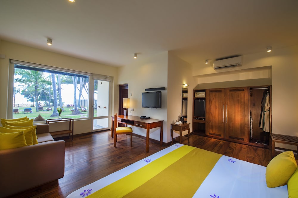 Mermaid Hotel & Club — Hotel rooms in Wadduwa